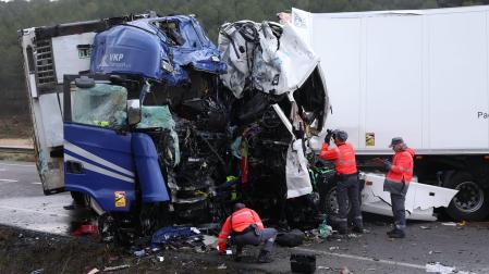 Fotos del accidente con cuatro muertos tras un choque de los camiones en Fitero |