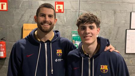 Antonio Bazán y Adrián Sola, los navarros del Barça, este domingo 9 antes de tomar el vuelo de regreso desde Galicia