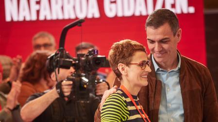 Pedro Sánchez y María Chivite, en la clausura del 13º Congreso del PSN