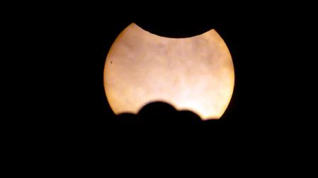 Foto del eclipse solar del 29 de marzo de 2025./