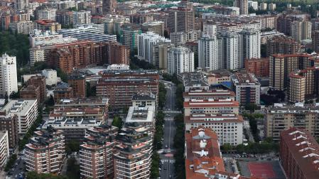 *A: JOSE CARLOS CORDOVILLA 
*F: 09-07-2023
*P: 
*L: PAMPLONA 
*T: ITURRAMA - SAN JUAN. PAMPLONA DESDE EL HELICOPTERO DE LA POLICIA NACIONAL. SANFERMINES 2023. VISTAS AEREAS DE PAMPLONA