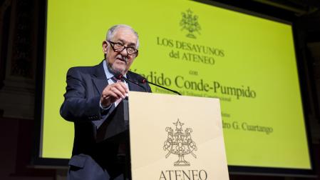 Conde-Pumpido, este lunes en el desayuno informativo en el Ateneo de Madrid