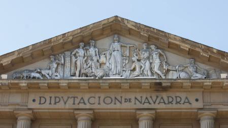 Fachada del Palacio de Navarra.