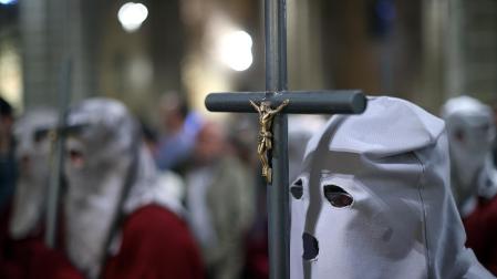 Vía Crucis en la Catedral de Pamplona.