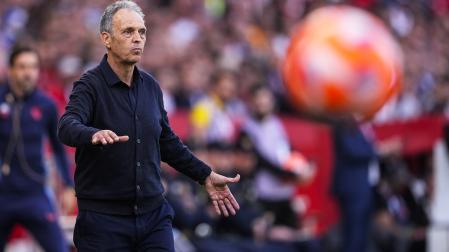 Joaquín Caparros dirige al Sevilla durante le choque contra el Alavés en el regreso al banquillo del conjunto andaluz /