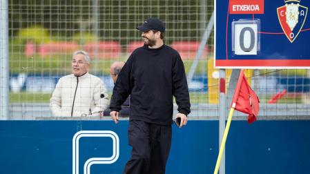 Así fue la visita del exfutbolista Gerard Pique a Tajonar para presenciar el Osasuna Promesas 0-1 Andorra /