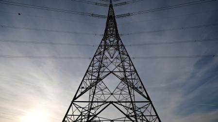Una torre de alta tensión