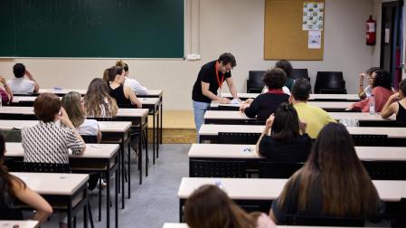 Fotos de la OPE de Enfermería en Navarra.