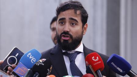 Alvise atiende a los medios tras prestar declaración este viernes en el Tribunal Supremo