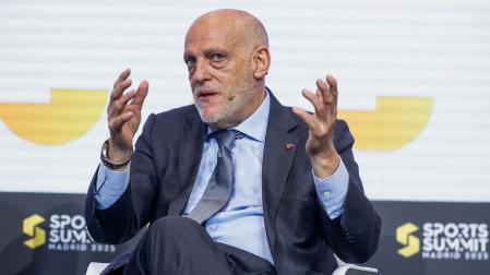 Javier Tebas, presidente de La Liga, durante la jornada inaugural del "Sports Summit Madrid 2025"