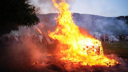 Color, fuego, luz, alegría en las hogueras de San Juan en la mágica noche celebrada del lunes 23 de junio al martes 24 en varias localidades navarras /
