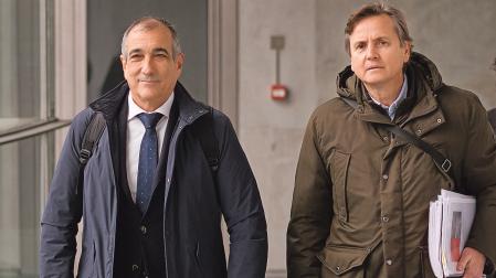El consejero Óscar Chivite y el director general de Obras Públicas, Pedro Andrés López