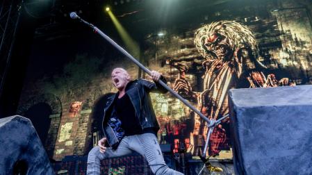 El grupo Iron Maiden, durante su actuación en el Estadio Metropolitan