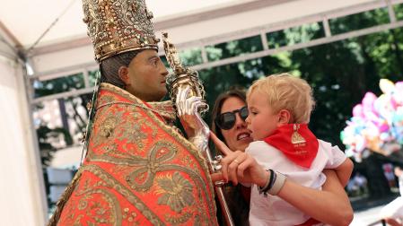 Fotos de la ofrenda infantil a San Fermín en el Rincón de la Aduana este jueves 10 de julio de 2025.