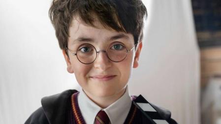 Primera imagen de Dominic McLaughlin caracterizado como Harry Potter