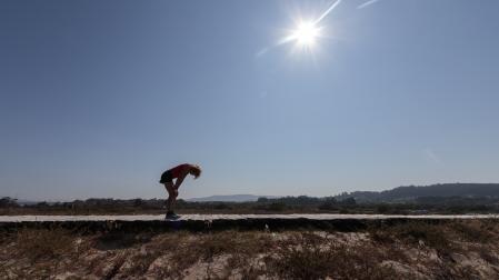 Practicar deporte en las horas centrales del día aumenta el riesgo de sufrir un golpe de calor