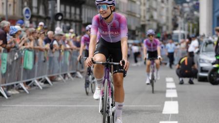La ciclista navarra Idoia Eraso (Laboral Kutxa) participa en su primer Tour de Francia