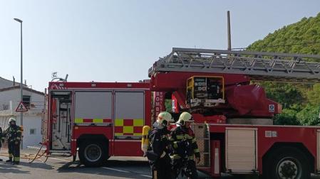 Bomberos de Estella y de Lodosa se han desplazado a Mues