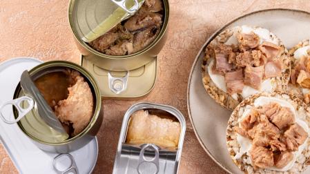 Latas de atún en conserva