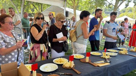 Asistentes a la primera edición de la Feria de Razas Autóctonas de Navarra, ‘Autentika'