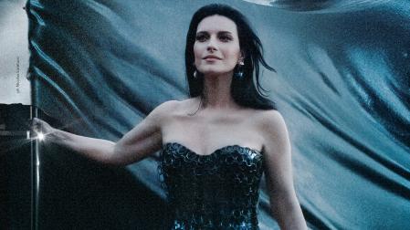 Cartel del concierto en Pamplona de Laura Pausini