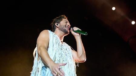 Concierto de Manuel Carrasco en el Navarra Arena.