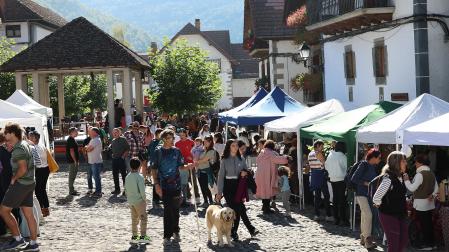 Los vecinos del pueblo de Ezcároz disfrutan de su Fiesta de Otoño