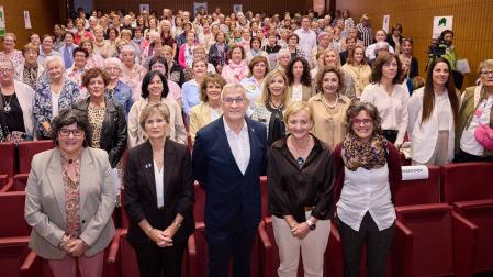 Foto de familia de las asistentes ayer a la celebración del Día Internacional de las Mujeres Rurales celebrado ayer en Marcilla.