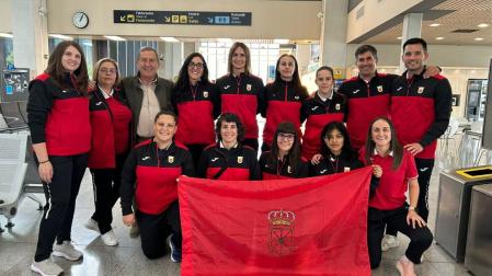 Una selección navarra femenina participa en un torneo de fútbol sala en Roma