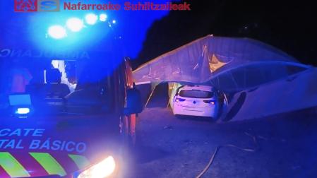 El vehículo accidentado en la NA-660 en Peralta