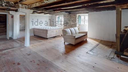 Amplio salón en la primera planta de la vivienda