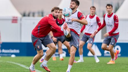Iker Muñoz, hace unos días en Tajonar junto a Moncayola