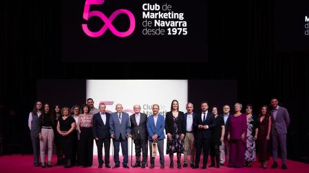 Homenajeados durante el acto de celebración del 50º aniversario del Club de Marketing de Navarra