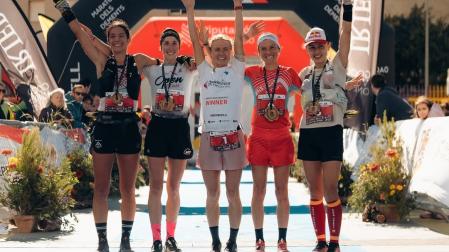 Naiara Irigoyen (segunda por la izquierda), subcampeona en la Marató dels Dements y del circuito Merrell Skyrunner World Series de 2025