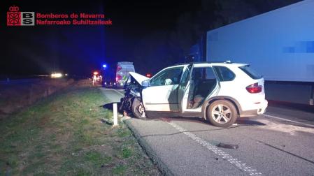 Imagen del vehículo del conductor que resultó herido en Cadreita