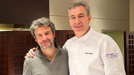 El actor Diego Martín, junto al chef Javier Díaz, del restaurante Alhambra