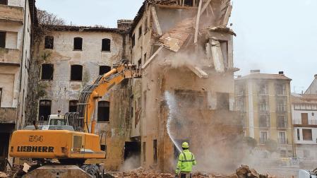 Los trabajos de demolición comenzaron este jueves por la mañana.