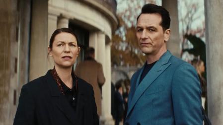 Fotograma de la serie de Netflix 'La bestia en mí', protagonizada por Claire Danes y Howard Gordon