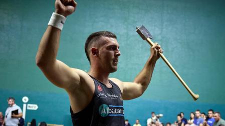 Fotos: Iker Vicente consigue la txapela número 11 en el Navarro Individual de aizkora