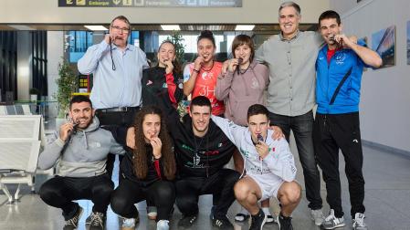Fotos de la llegada de la selección española de frontball a Pamplonaco.