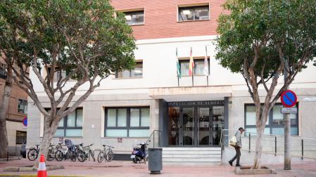 Imagen de la sede de Diputación de Almería tras la detenciones realizadas por parte de la Guardia Civil.