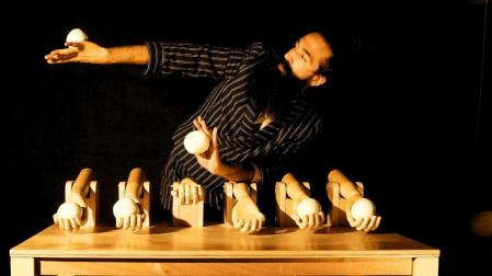 Compaña, espectáculo de circo y marionetas esta semana en Baluarte