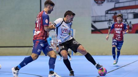 Preciado, del TAFA, trata de conservar la posesión ante Ismael, del Noia Portus.