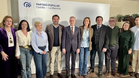 La vicesecretaria nacional de Sanidad y Política Social del Partido Popular, Carmen Funez, junto al presidente del PP Paco Núñez en el Congreso del PP de Puertollano
