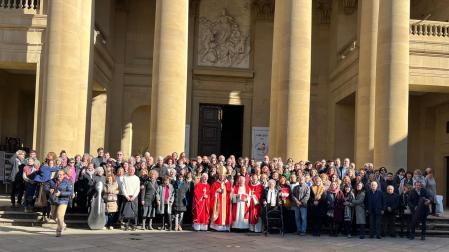 Foto grupal de los participantes del Jubileo que ha tenido lugar este sábado 22 de noviembre en la Catedral de Pamplona