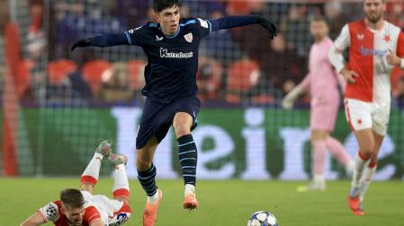 El jugador del Athletic Alejandro Rego, en una acción del encuentro