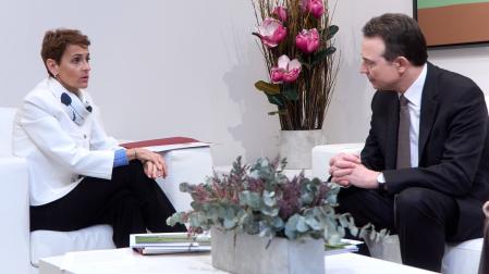 La Presidenta de Navarra, María Chivite, se reúne con el CEO de Enagás, Arturo Gonzalo Aizpiri, en el Palacio de Navarra