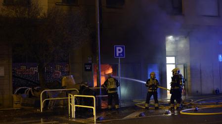 Fotos del incendio en un bazar de la avenida Marcelo Celayeta