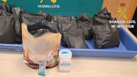 Heroína intervenida en el aeropuerto de Barcelona por la Guardia Civil