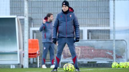 Lisci, en un entrenamiento de Osasuna esta semana en Tajonar